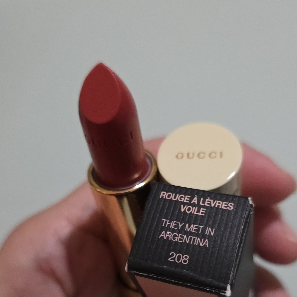 New~ Gucci Rouge à Lèvres Voile Lipstick - 208 They Met In Argentina - Picture 16 of 17